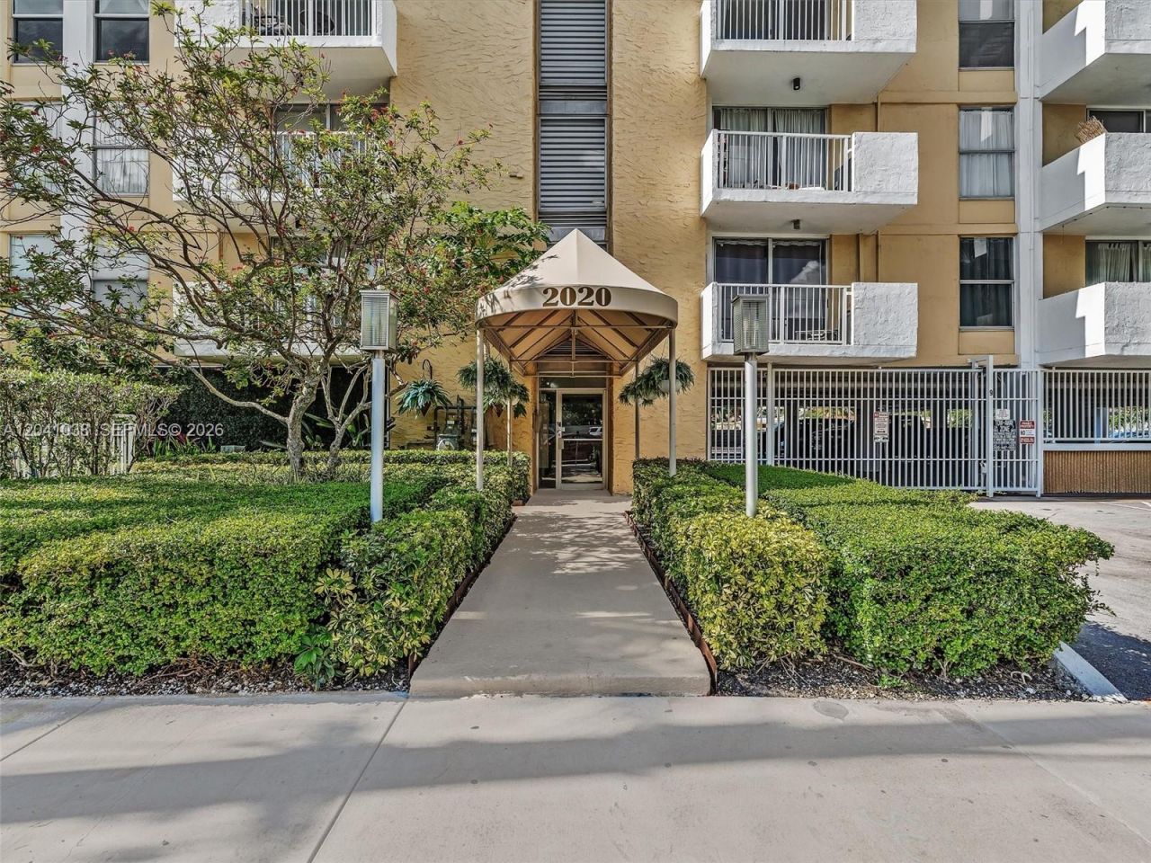 2020 NE 135th St , Unit 601, North Miami, FL 33181 Photo