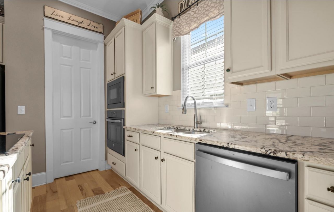 840 Crystal Water Way  Photo 8