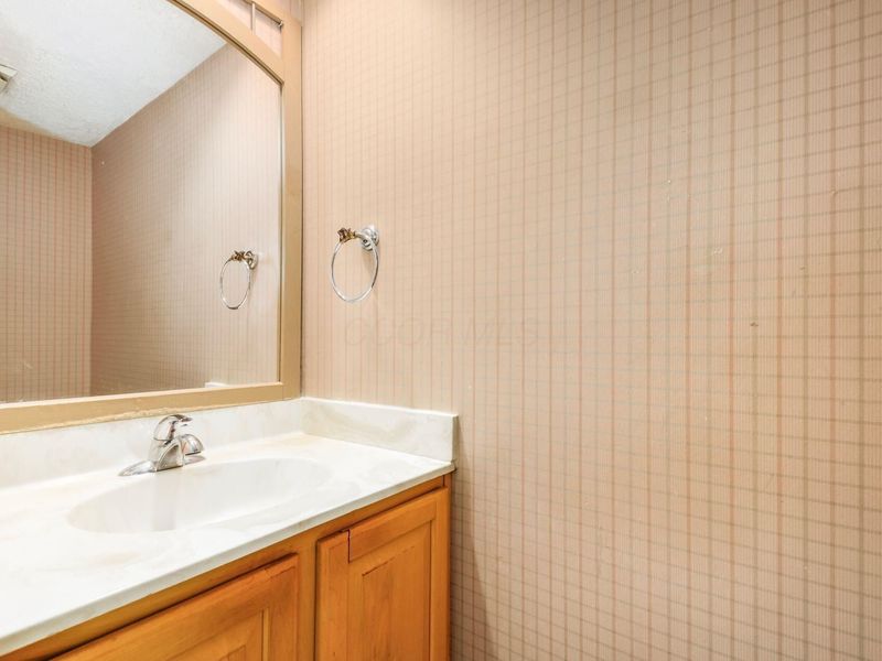 5101 Delancey Street, Columbus, OH 43220 Photo 18