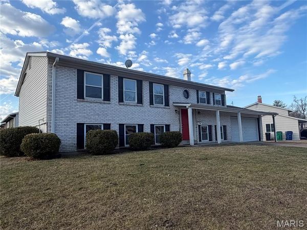 2290 Montagne Drive , Florissant, MO 63033