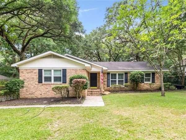 3909 Hillcrest Lane, Mobile, AL 36693
