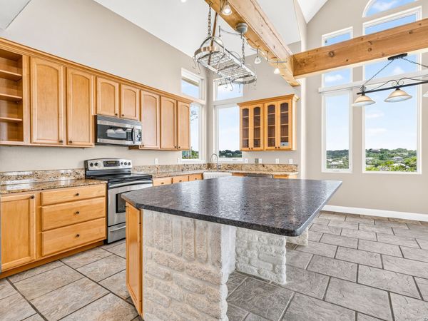 2417 Connie Dr, Canyon Lake, TX 78133
