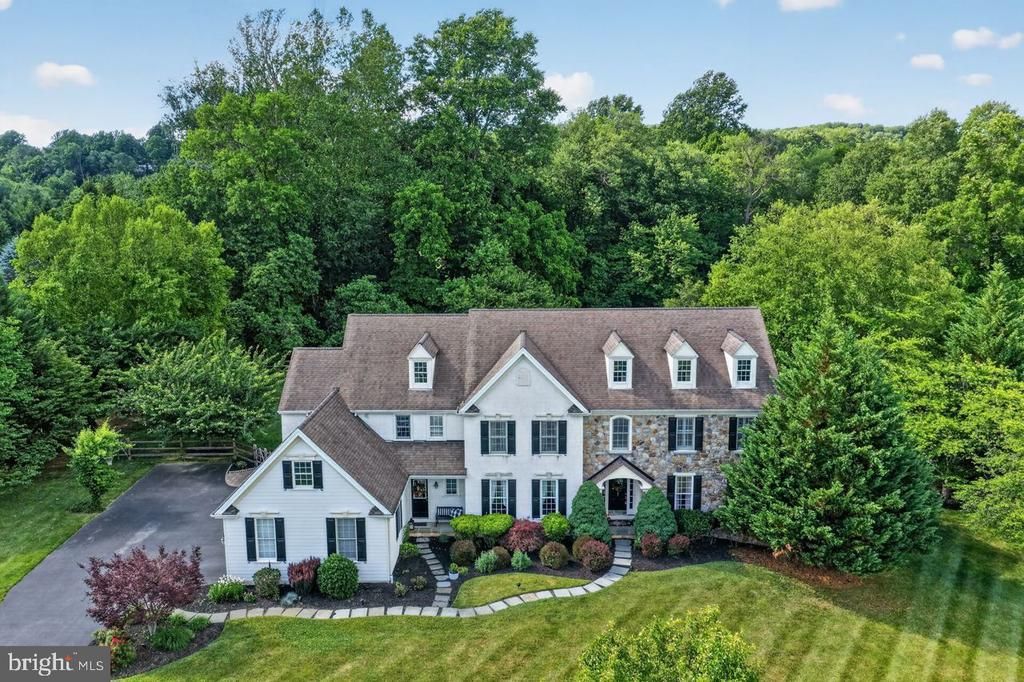 1704 CHANTILLY LANE , CHESTER SPRINGS, PA 19425