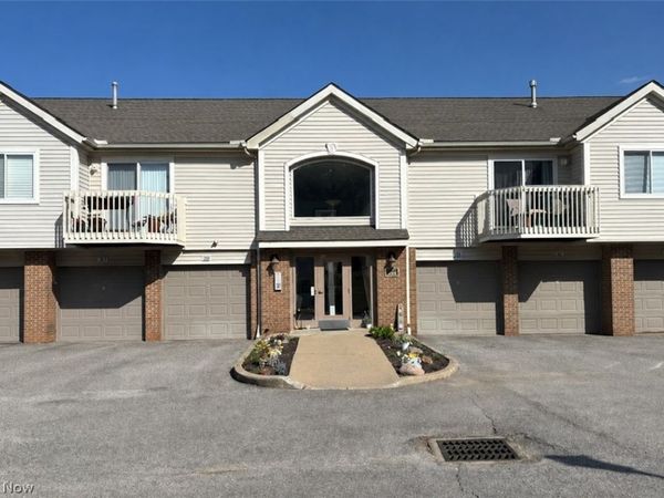 1411 Buckingham Gate Boulevard, Cuyahoga Falls, OH 44221