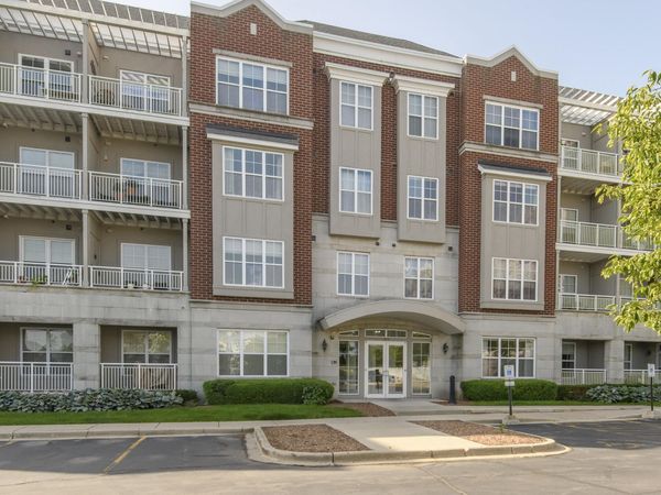 3872 S Lake Dr S, Unit 101, Saint Francis, WI 53235