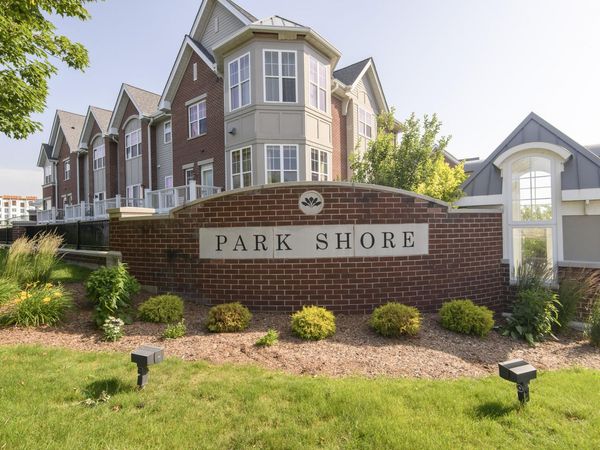 3872 S Lake Dr, Unit 101, Saint Francis, WI 53235