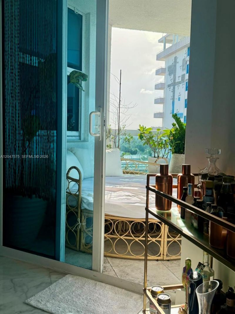 9201 Collins Ave , Unit 826, Surfside, FL 33154 Photo