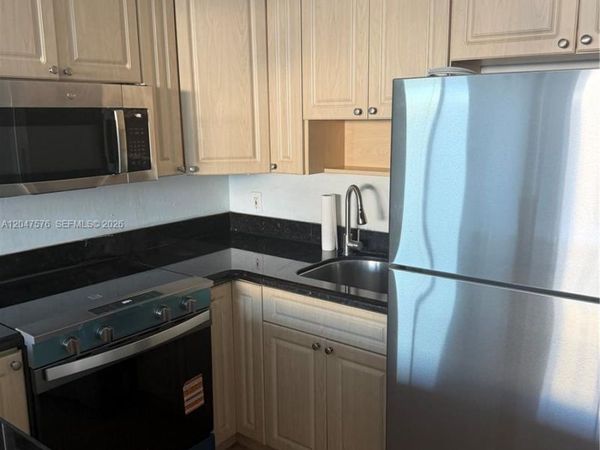 1990 Marseille Dr, Unit 303, Miami Beach, FL 33141