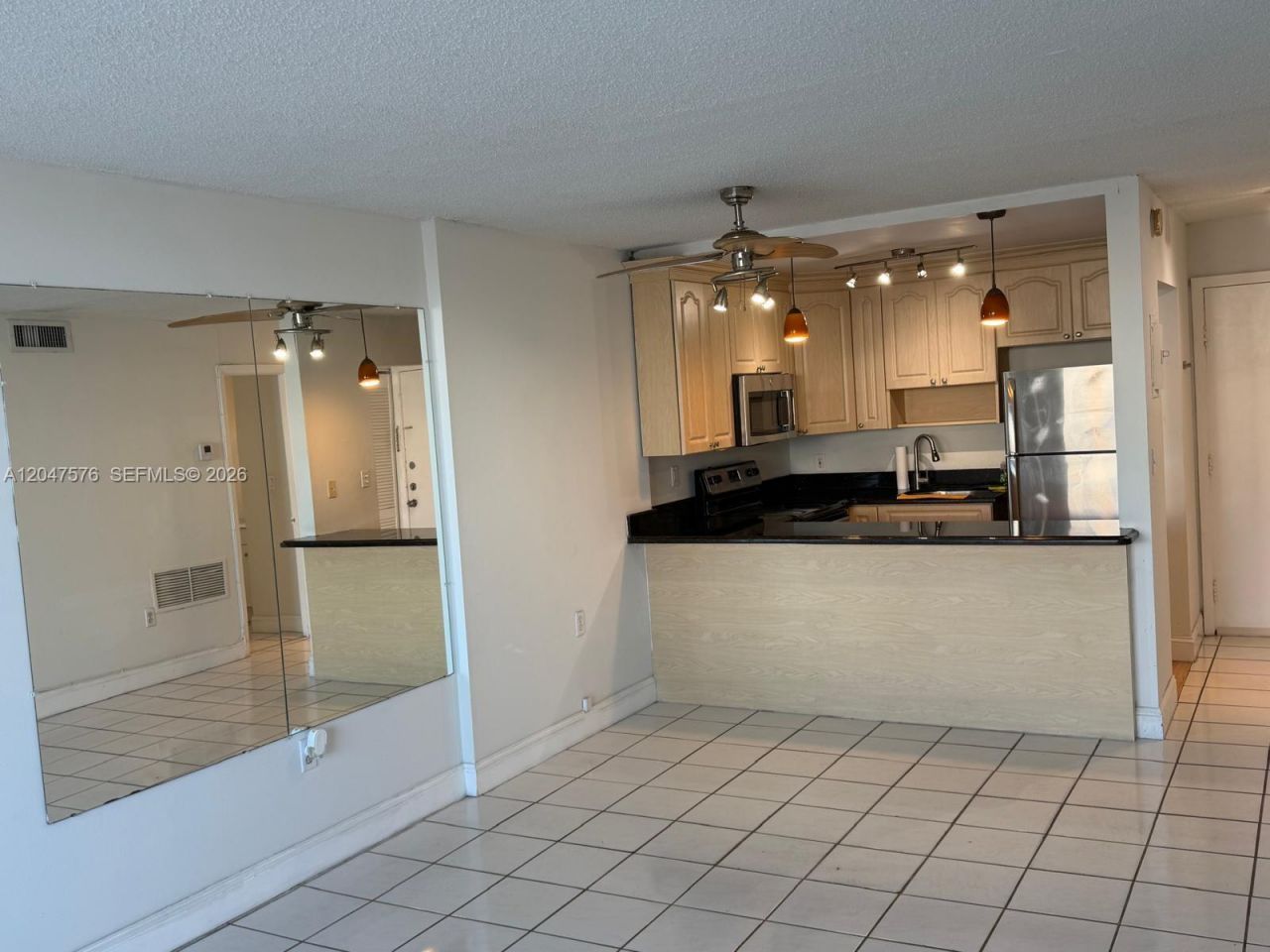 1990 Marseille Dr , Unit 303, Miami Beach, FL 33141 Photo