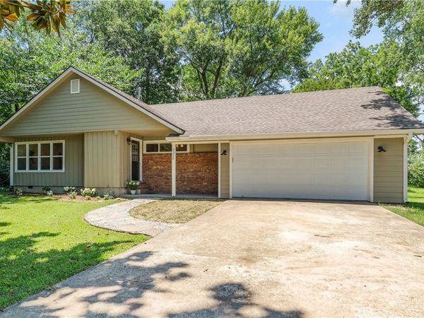 2325 N Gooseberry Lane, Fayetteville, AR 72704