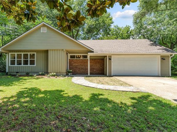 2325 N Gooseberry Lane, Fayetteville, AR 72704