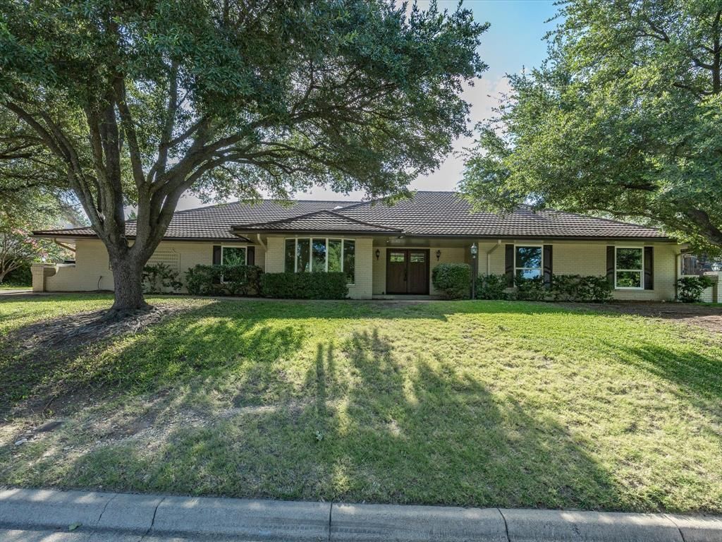 3717 Myrtle Springs Road, Benbrook, TX 76116 Main Photo