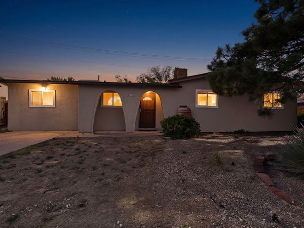 2916 Calle De Pinos Altos , Santa Fe, NM 87507