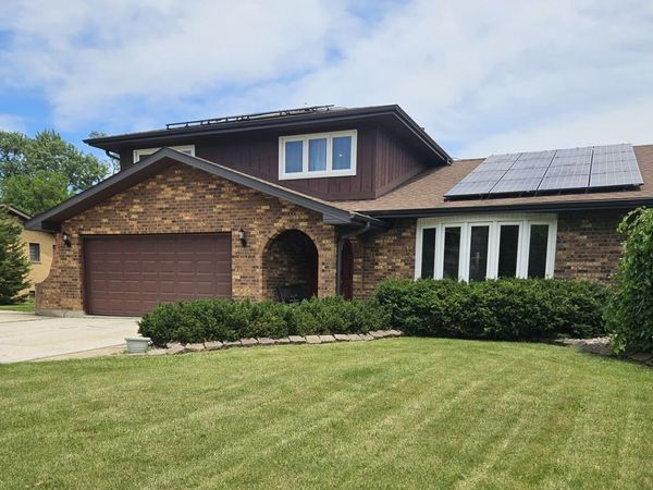 9157 S 83rd Court, Hickory Hills, IL 60457