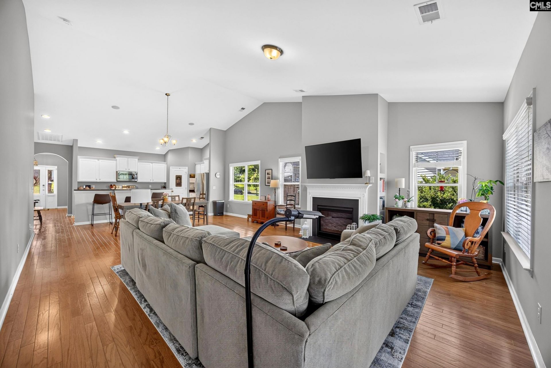 117 Bonhill Drive  Photo 9