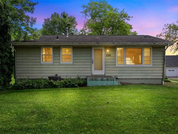 1311 Main Street, Ely, IA 52227