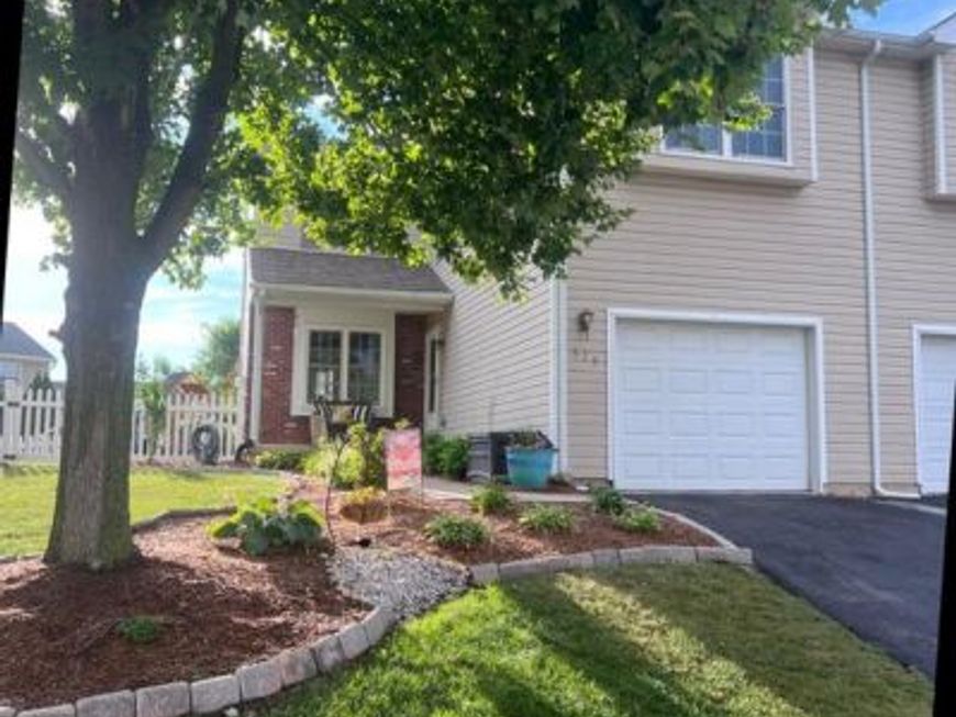 677 Honeysuckle Way, Pennsburg, PA 18073 Main Photo