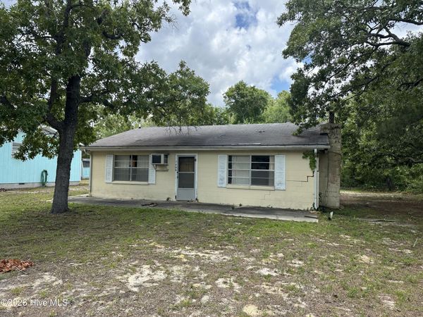 1406 E Oak Island Drive , Oak Island, NC 28465