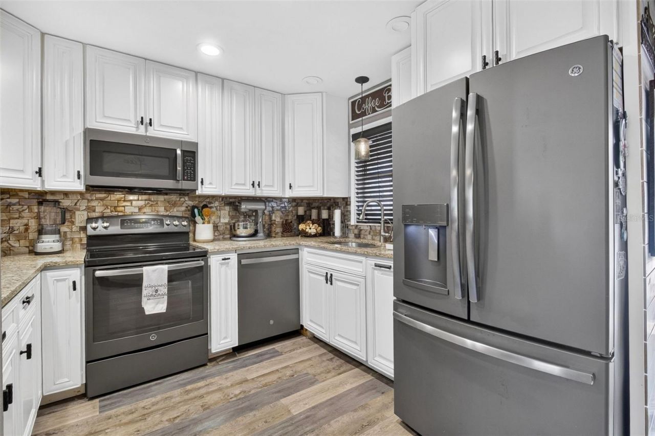 1018 Kensington Street , Port Charlotte, FL 33952 Photo