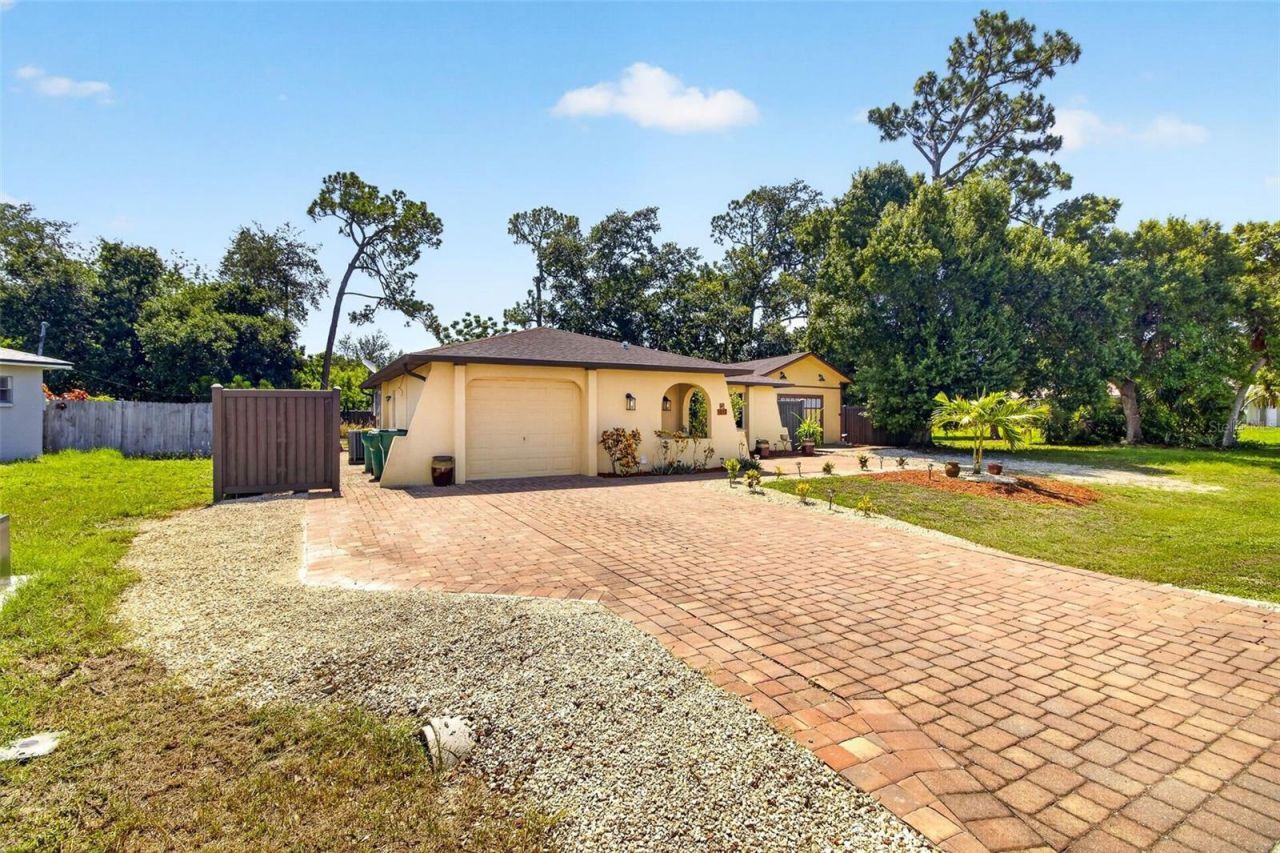 1018 Kensington Street , Port Charlotte, FL 33952 Photo