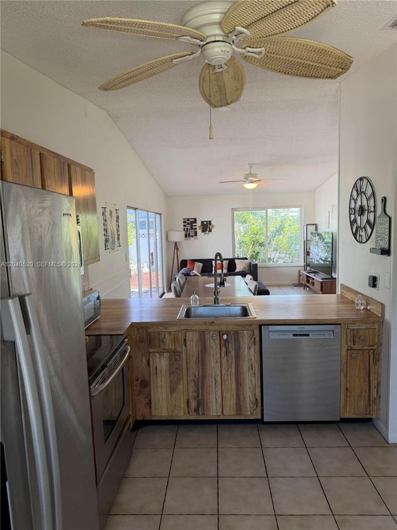 360 B Lakewood Cir E, Margate, FL 33063 Photo
