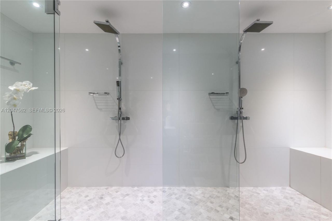 17201 Collins Ave , Unit 1807, Sunny Isles Beach, FL 33160 Photo