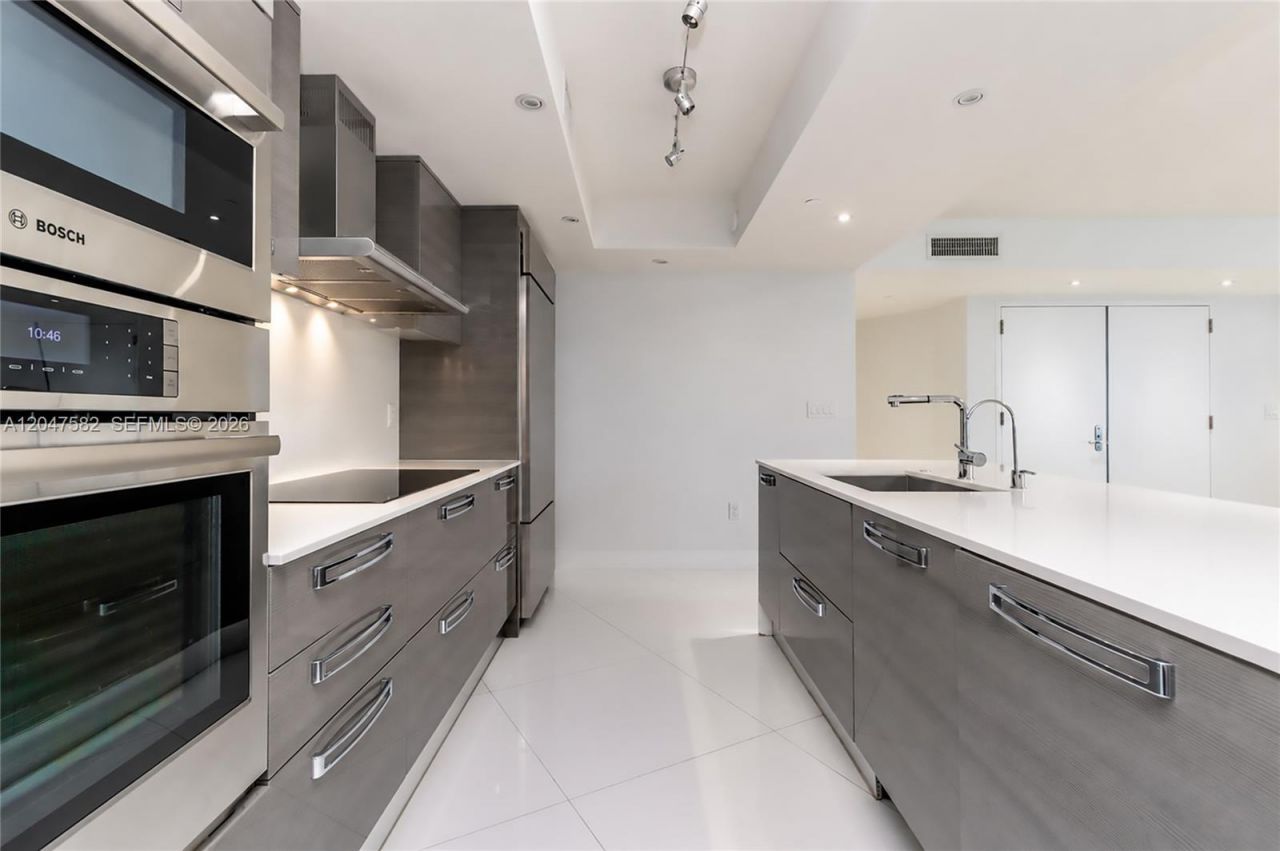 17201 Collins Ave, Unit 1807, Sunny Isles Beach, FL 33160 Photo