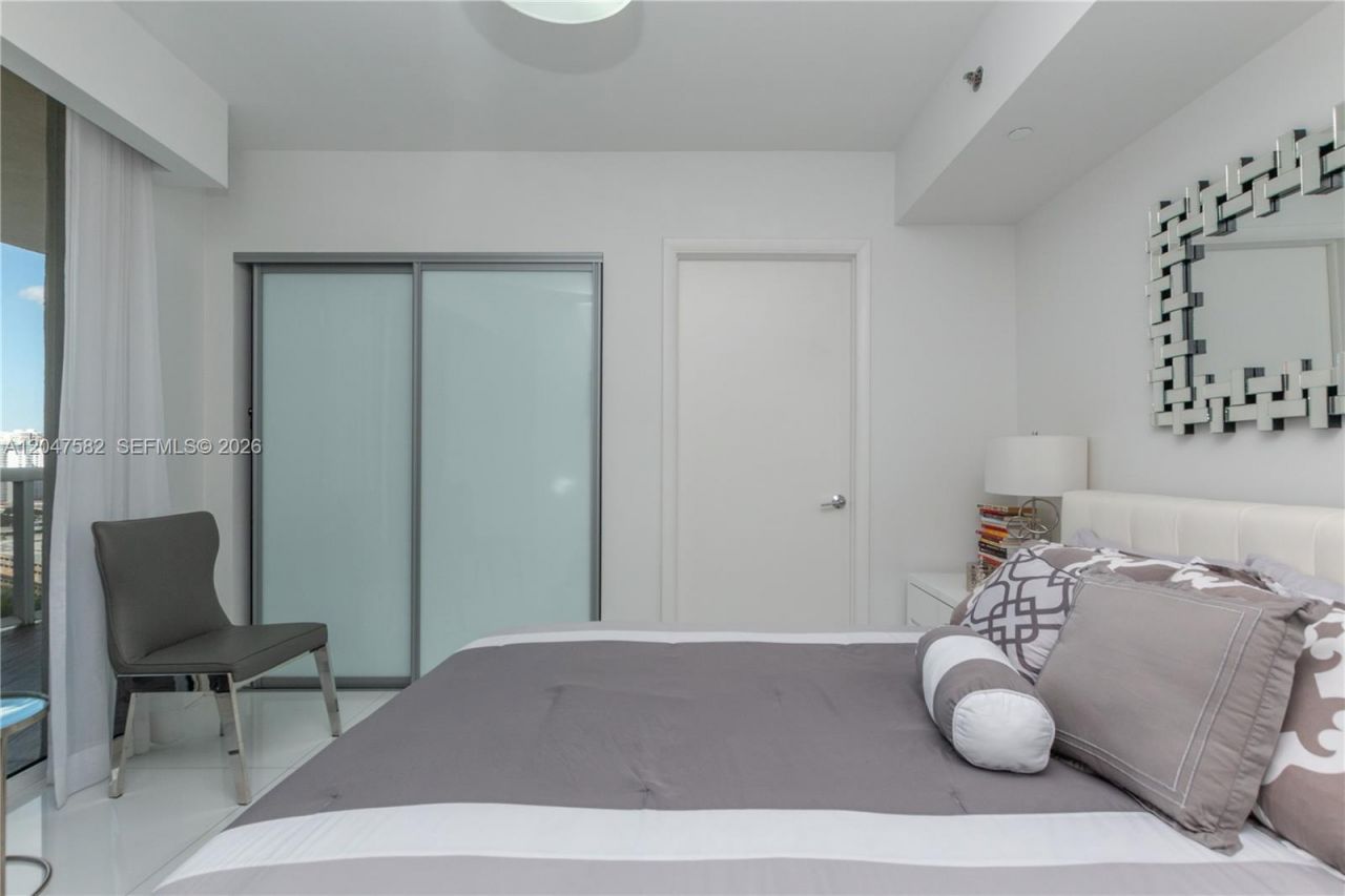 17201 Collins Ave , Unit 1807, Sunny Isles Beach, FL 33160 Photo