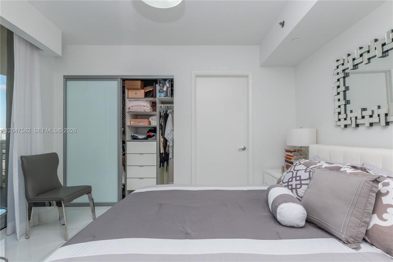 17201 Collins Ave , Unit 1807, Sunny Isles Beach, FL 33160 Photo