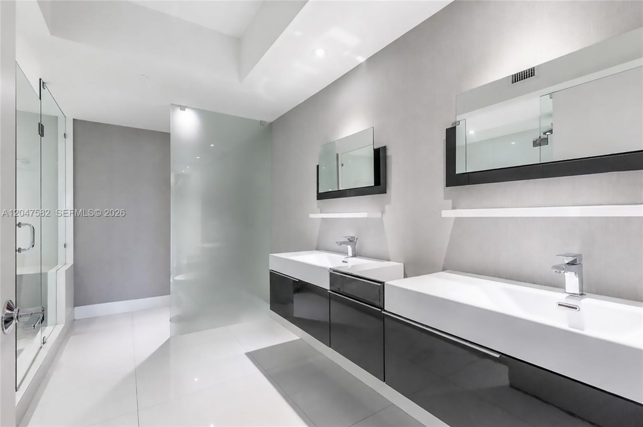 17201 Collins Ave, Unit 1807, Sunny Isles Beach, FL 33160 Photo
