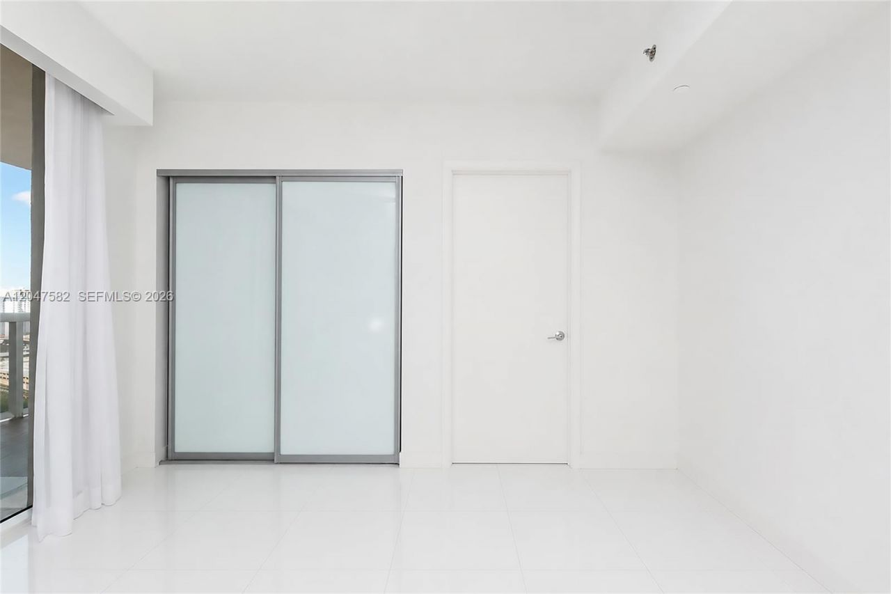 17201 Collins Ave, Unit 1807, Sunny Isles Beach, FL 33160 Photo