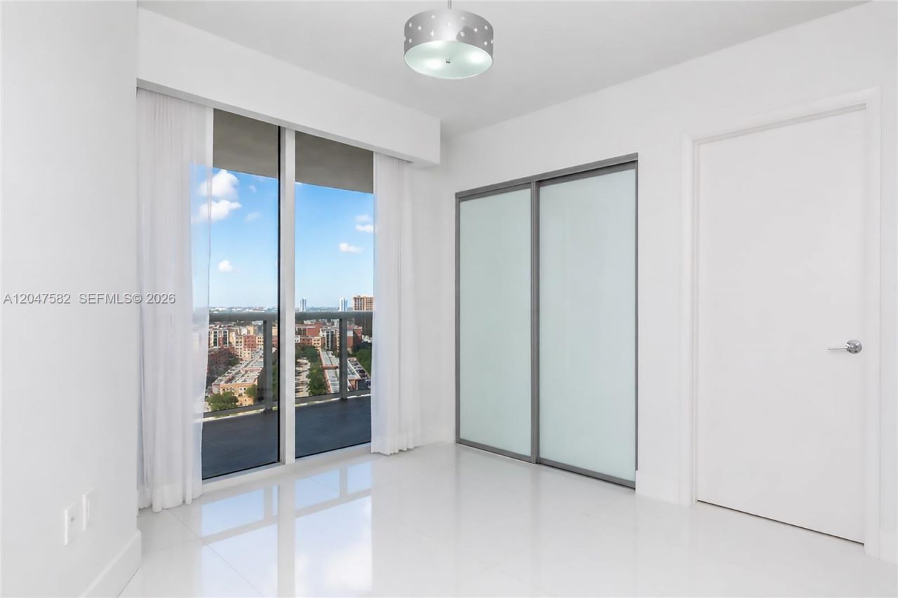 17201 Collins Ave, Unit 1807, Sunny Isles Beach, FL 33160 Photo
