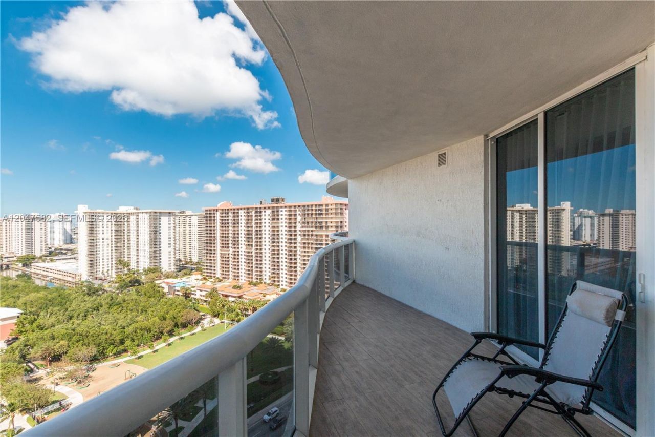 17201 Collins Ave , Unit 1807, Sunny Isles Beach, FL 33160 Photo