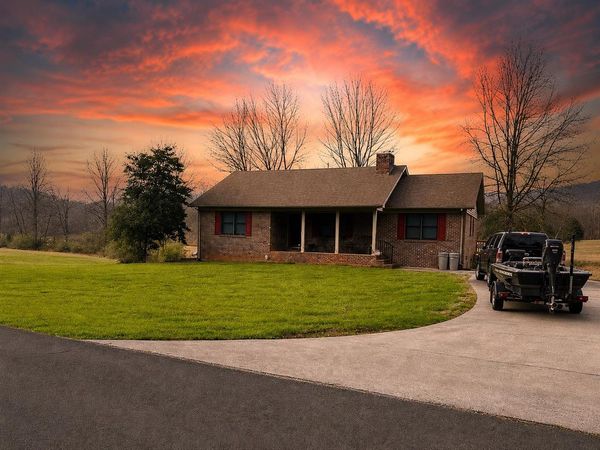 700 Frogue Road , Burkesville, KY 42717