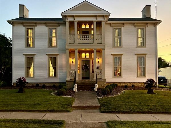 210 S College Street , Franklin, KY 42134