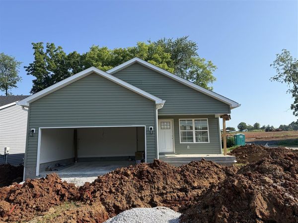 704 Cherry Blossom Road , Bowling Green, KY 42103