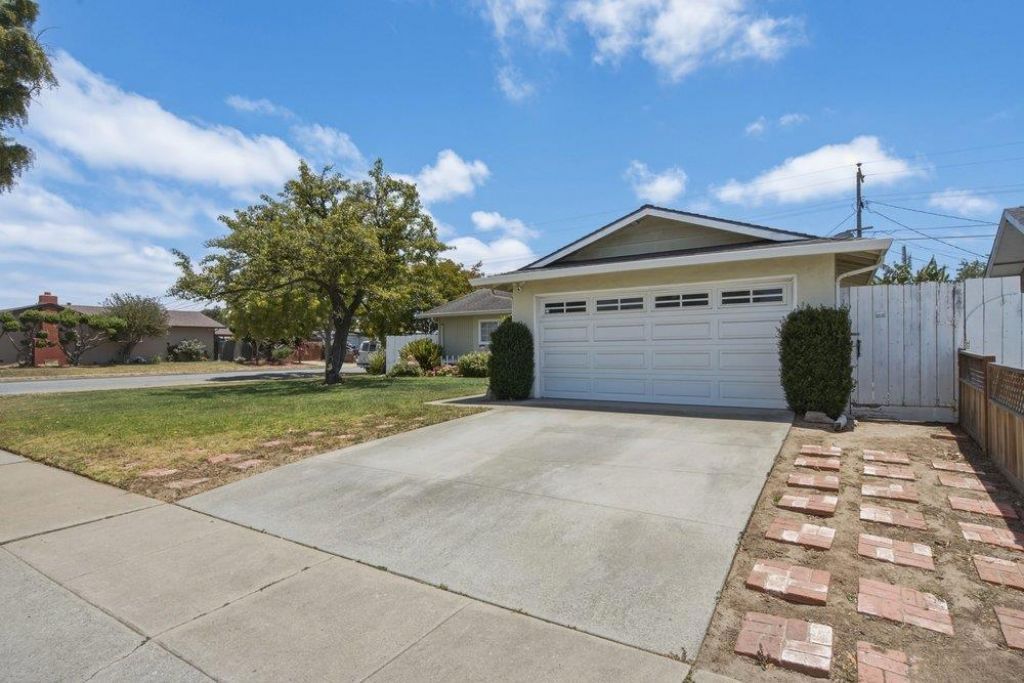 407 Pueblo Drive, Salinas, CA 93906 Main Photo