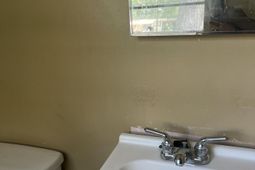 122 Perkins Avenue photo 4