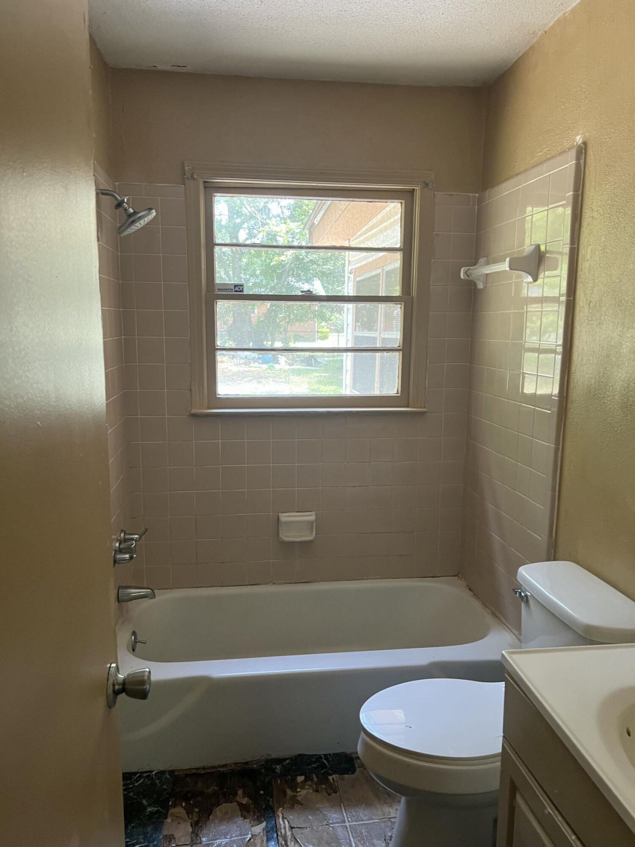 122 Perkins Avenue Photo 5