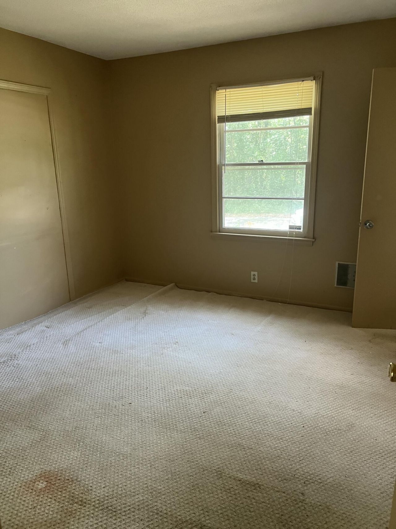 122 Perkins Avenue Photo 9