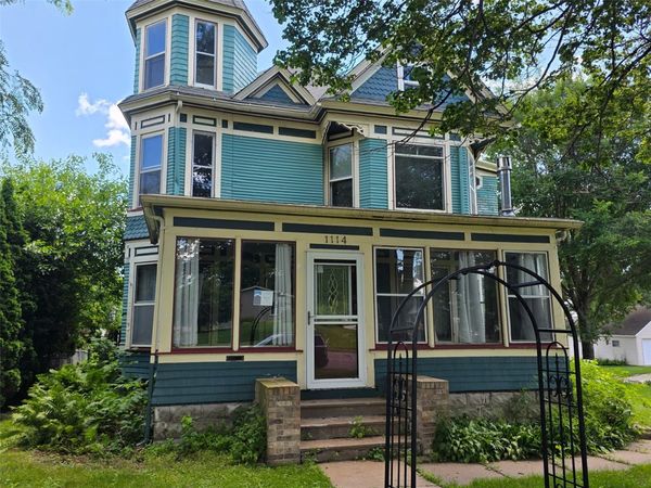 1114 2nd AV, Vinton, IA 52349