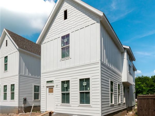 1316 S College Avenue , Fayetteville, AR 72701