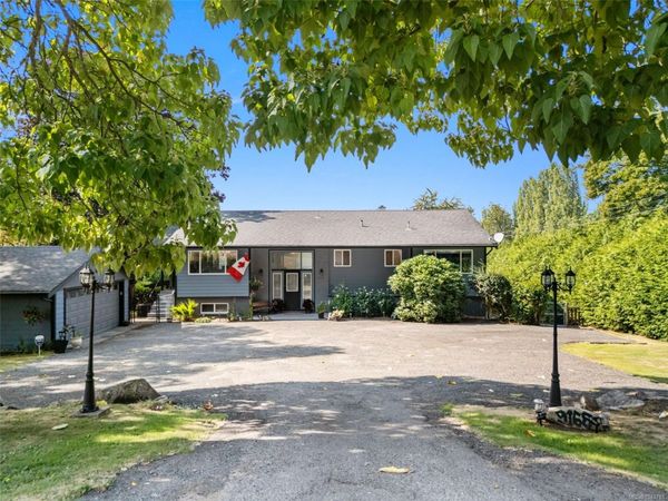 9168 West Saanich Rd , North Saanich, BC V8L 5T4