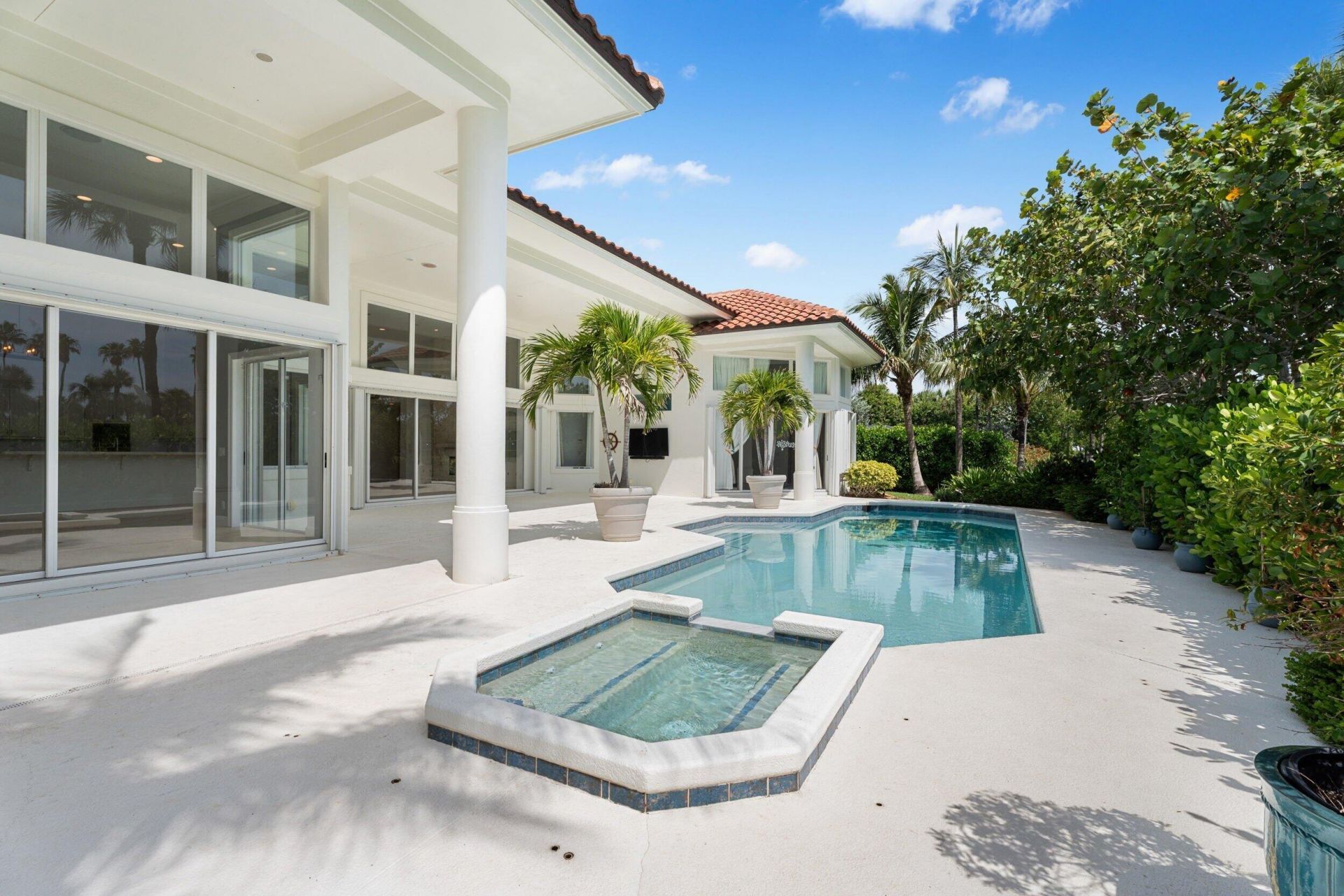 6841 SE Harbor Circle, Hutchinson Island, FL 34996 Photo