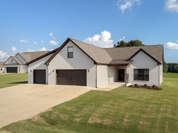 200 Spry Way, Killen, AL 35645