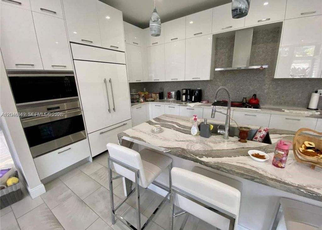 8256 NW 48th Ter, Doral, FL 33166 Photo