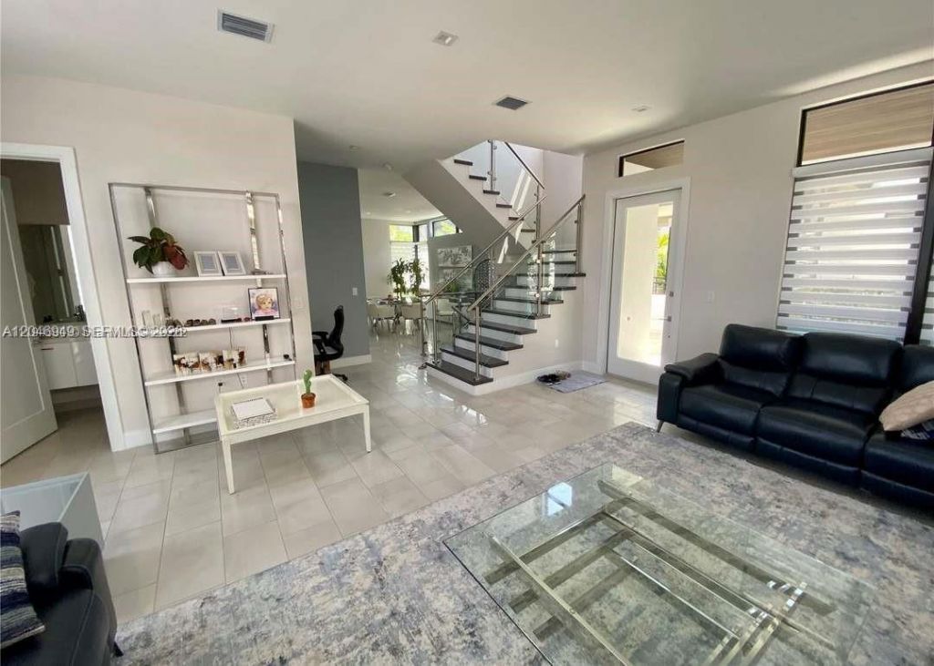 8256 NW 48th Ter, Doral, FL 33166 Photo
