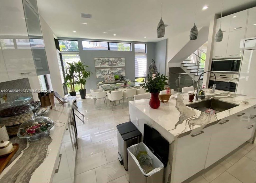 8256 NW 48th Ter, Doral, FL 33166 Photo