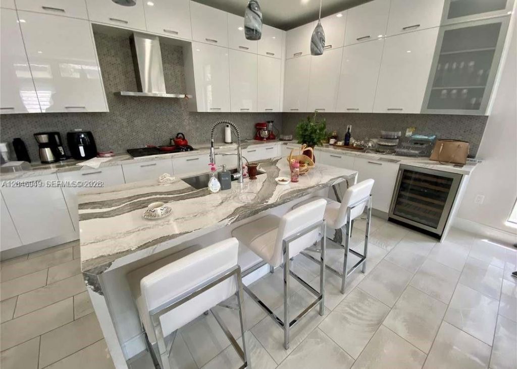 8256 NW 48th Ter, Doral, FL 33166 Photo