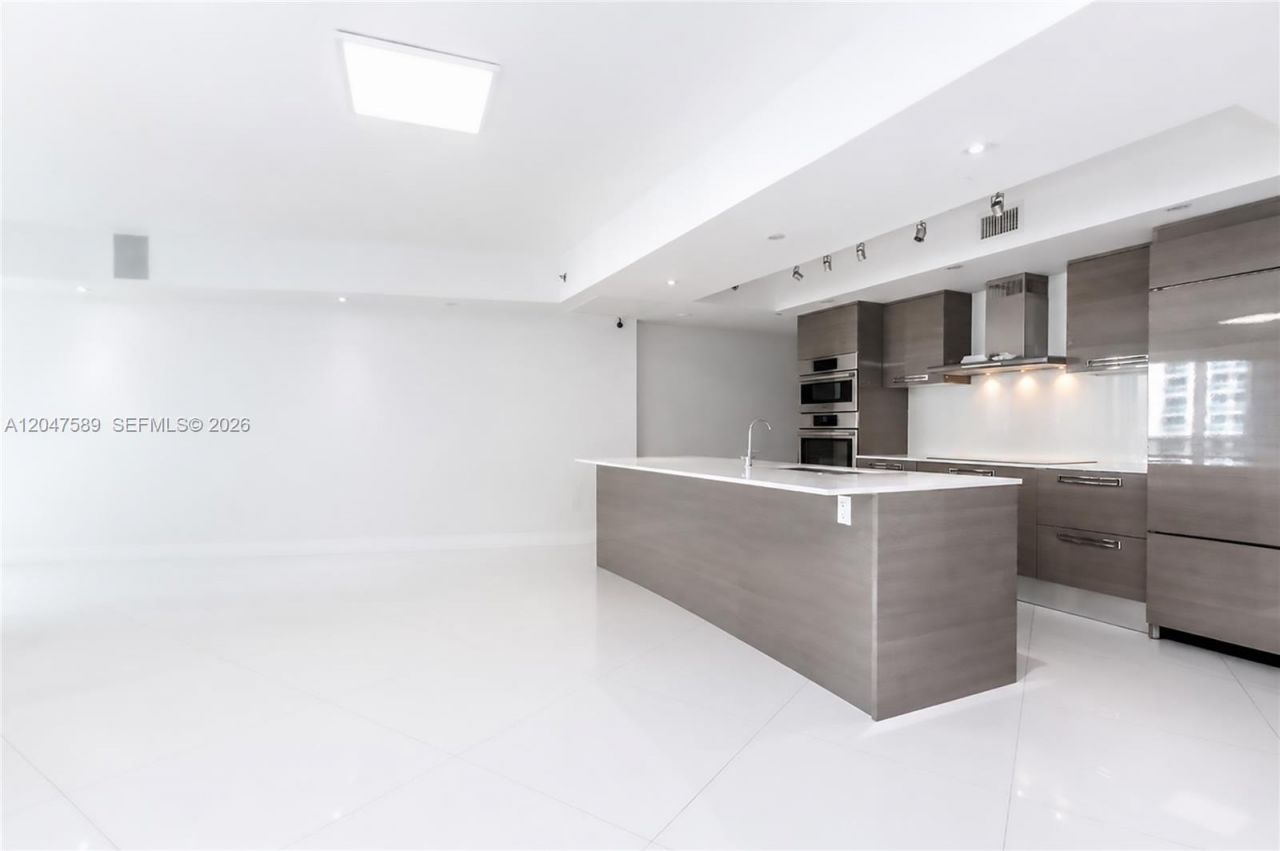 17201 Collins Ave, Unit 1807, Sunny Isles Beach, FL 33160 Photo